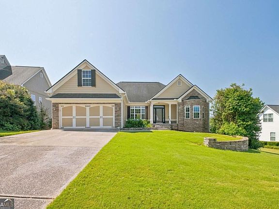 2nd image of 102 Colonial Cir NW