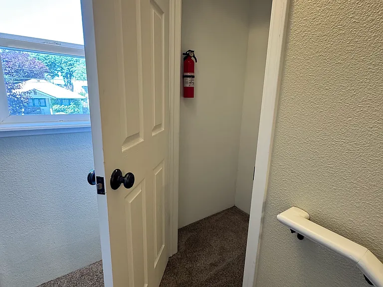 835 SW 10th St — Photo 19