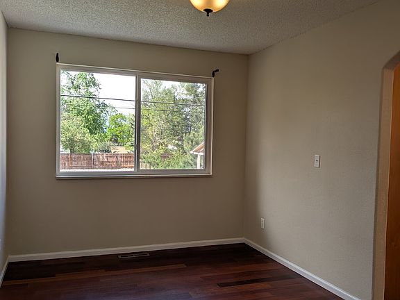 3rd image of 1175 E Dry Creek Pl