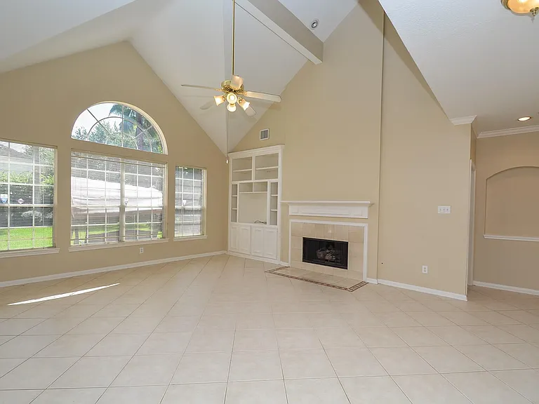 17415 Fountainview Cir — Photo 8