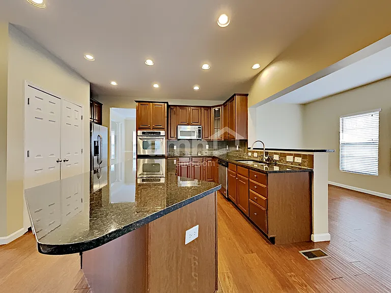 1048 Oakhall Dr — Photo 6
