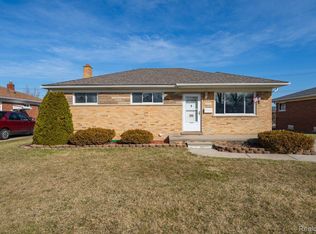 8537 Helen St, Center Line, MI 48015