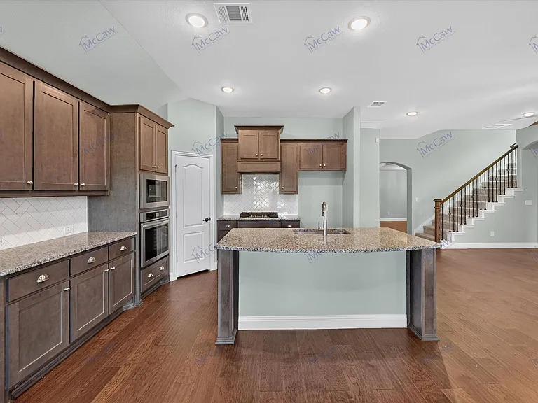 1416 Alexander Dr — Photo 5