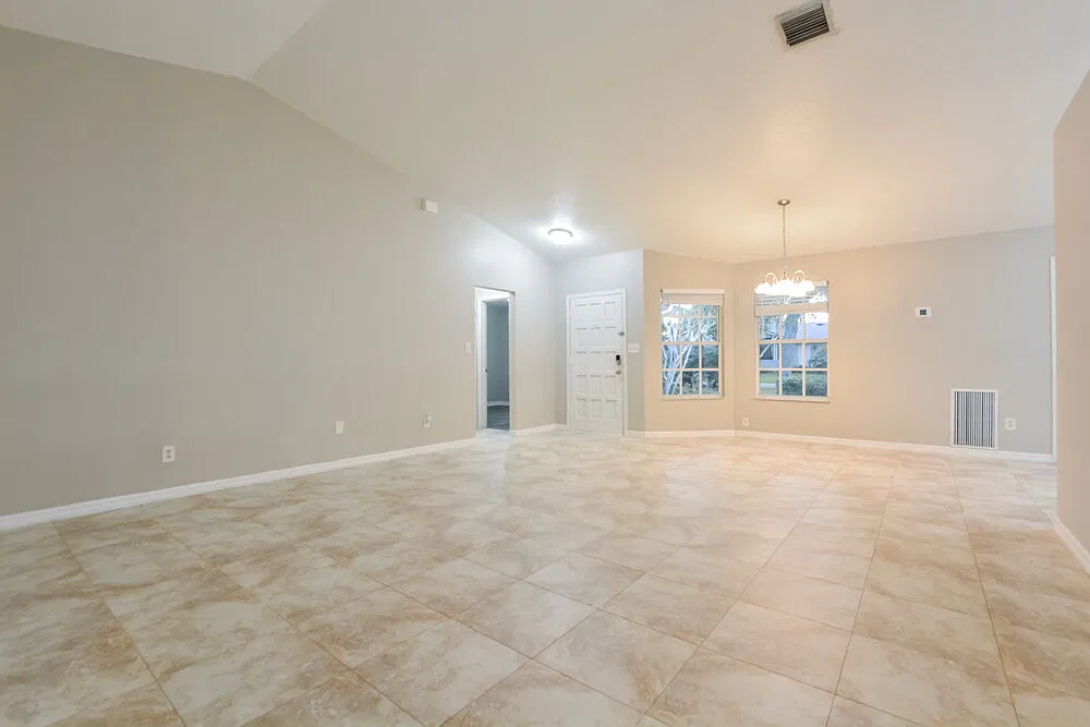 3 bed, 2.0 bath, 1623 sqft, $2,445 — Photo 4