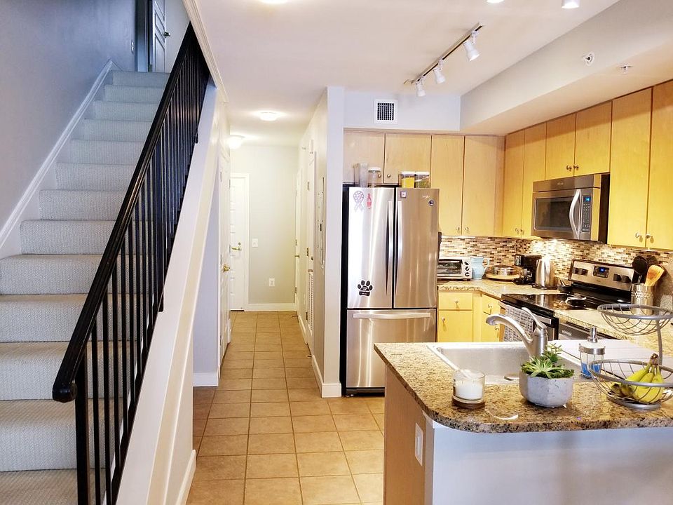 Entrance, Kitchen, Staircase