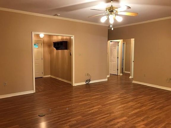 5th image of 742 Whitfield Dr
