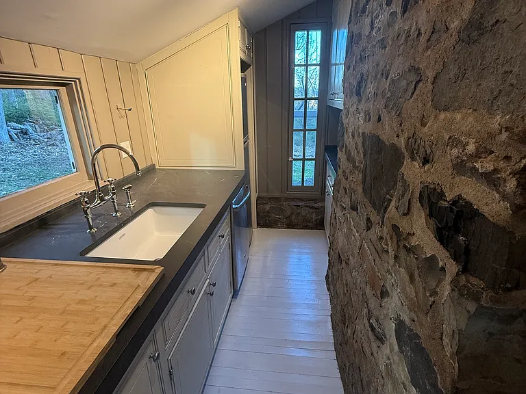 Creekside Dr — Photo 17