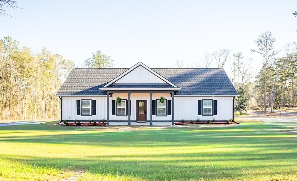 1st image of 823 Meridian Rd