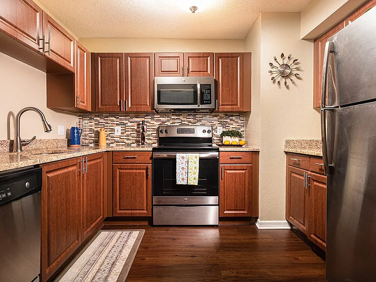 Madison Oaks Apartment Homes — Photo 9