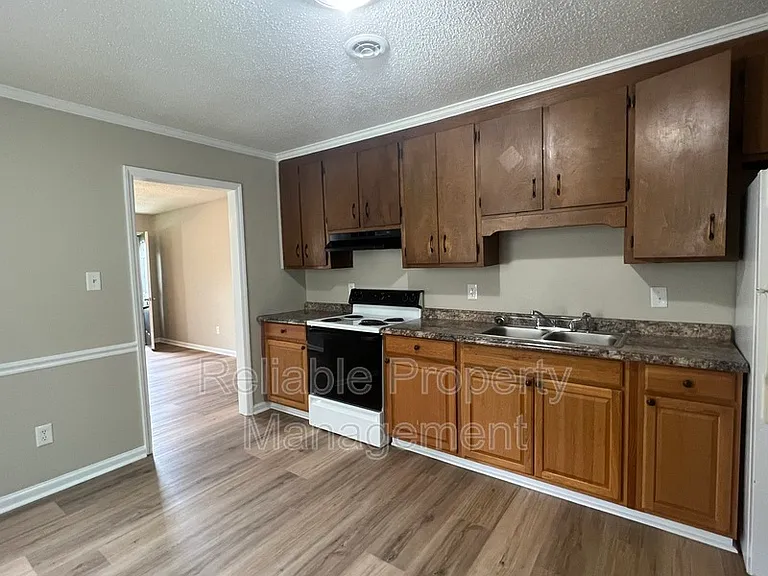 505 E Elizabeth St #B — Photo 11