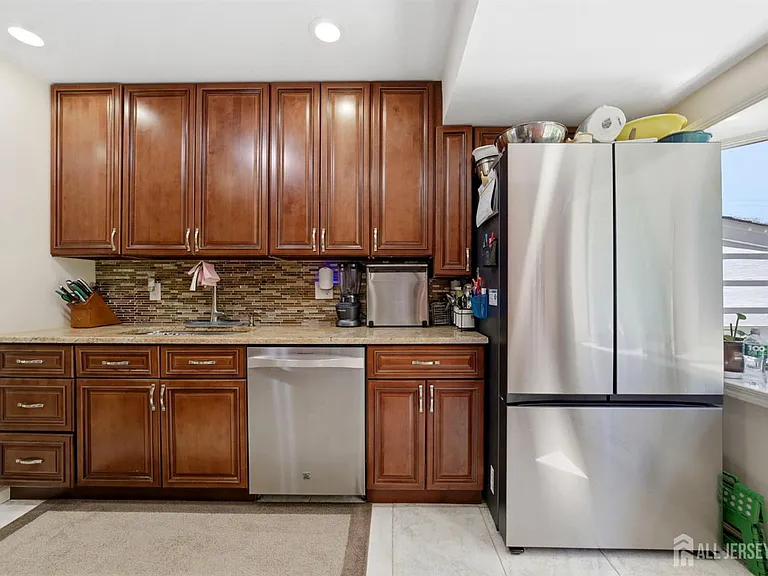 34 Ventnor Dr — Photo 29