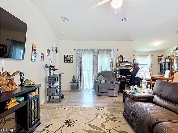 3rd image of 5042 SE Tradewinds Cir
