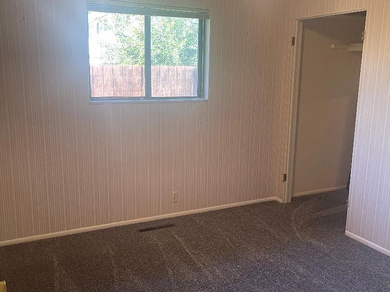 2044 Sunrise Cir — Photo 16