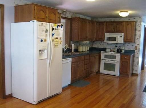 3rd image of 90 Elderberry Cir