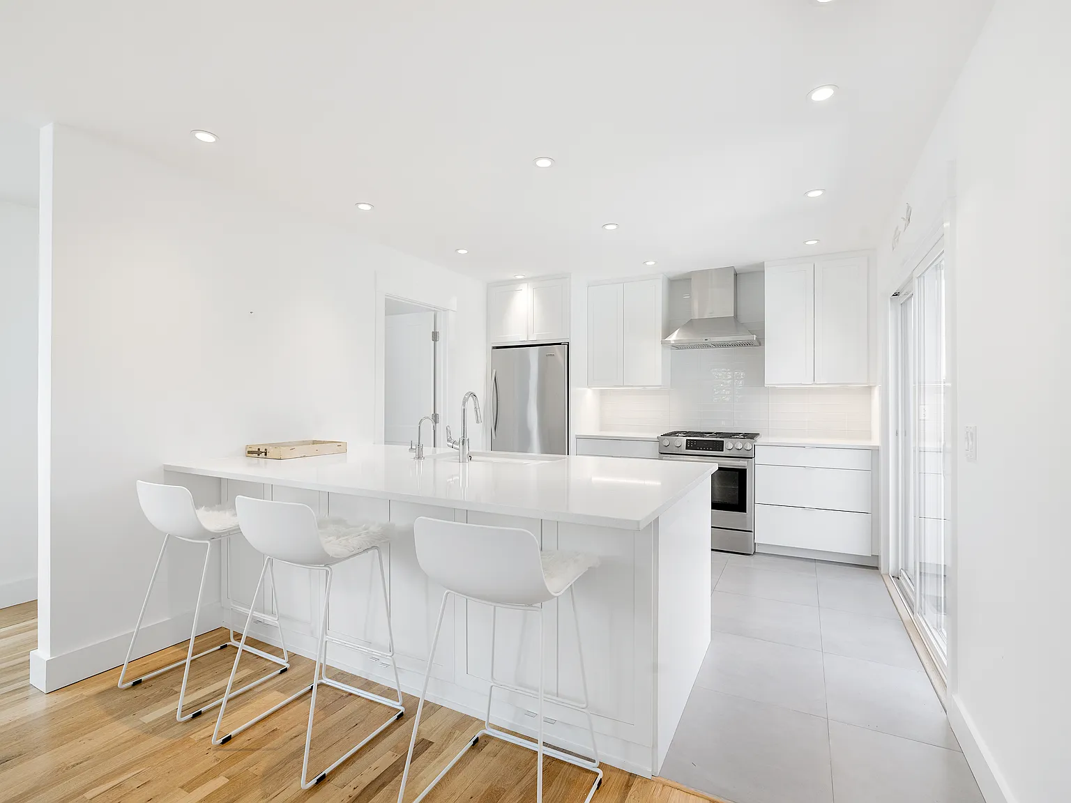 Southampton Village Condo — Photo 3
