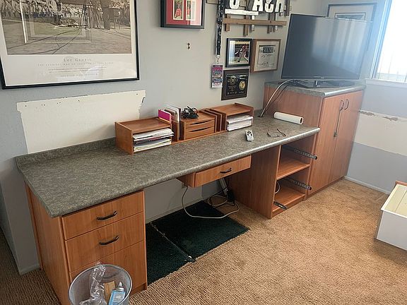 Built in Office Area 