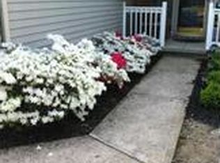 555 Greenside Dr, Painesville, OH 44077