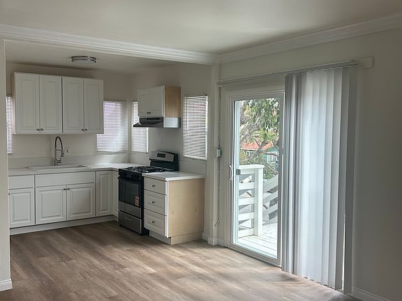 3rd image of 1201 S Leland St #1201