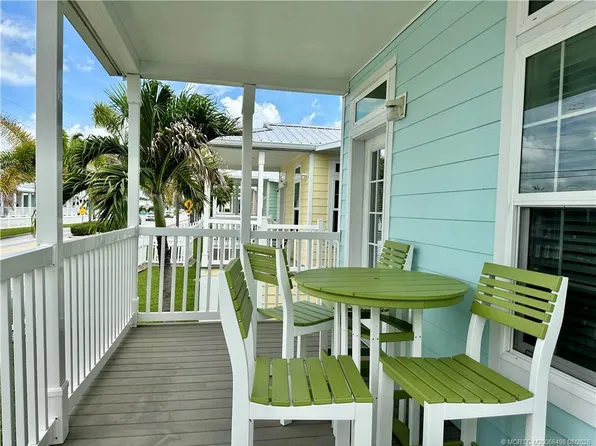437 NE Intercoastal Dr, Jensen Beach, FL 34957