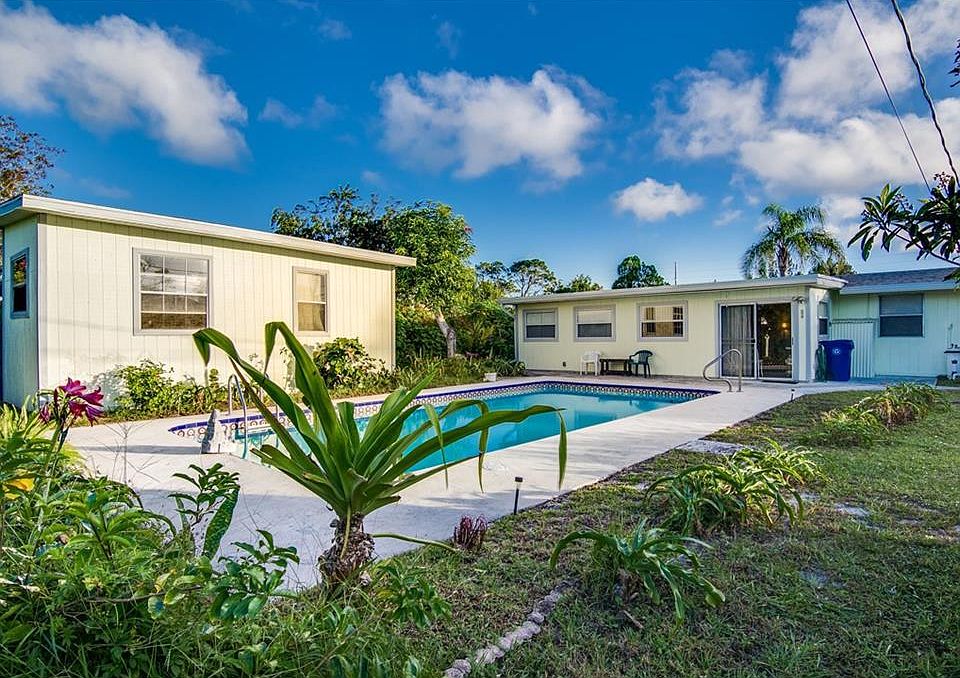 1st image of 2564 3rd St SW