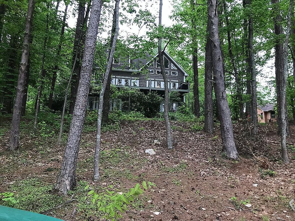 2nd image of 211 Giles St