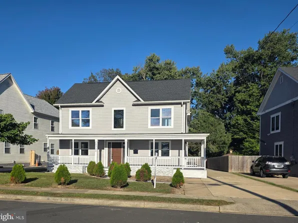 6724 Westlawn Dr, Falls Church, VA 22042