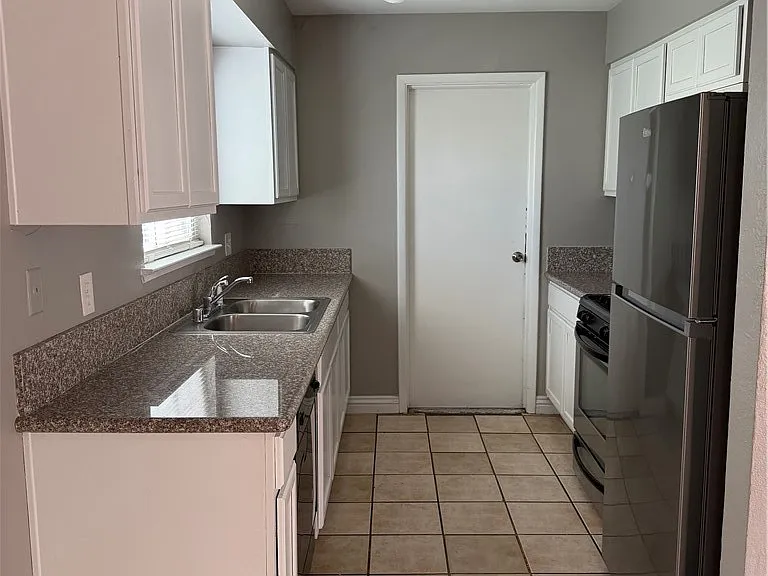 4732 Chantilly Ave — Photo 9