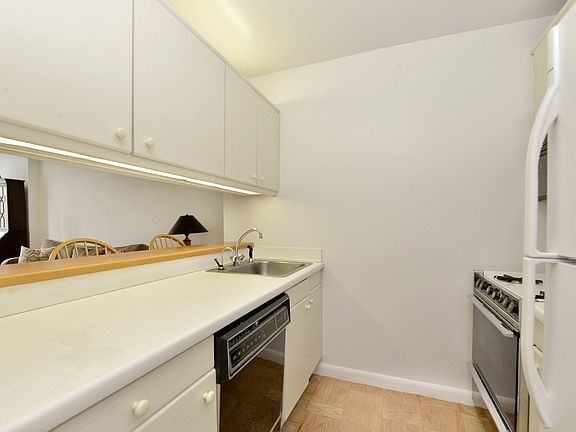 5th image of 415 E 37th St APT 14J
