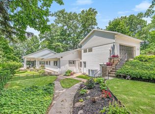 17735 Oakwood Dr, Spring Lake, MI 49456