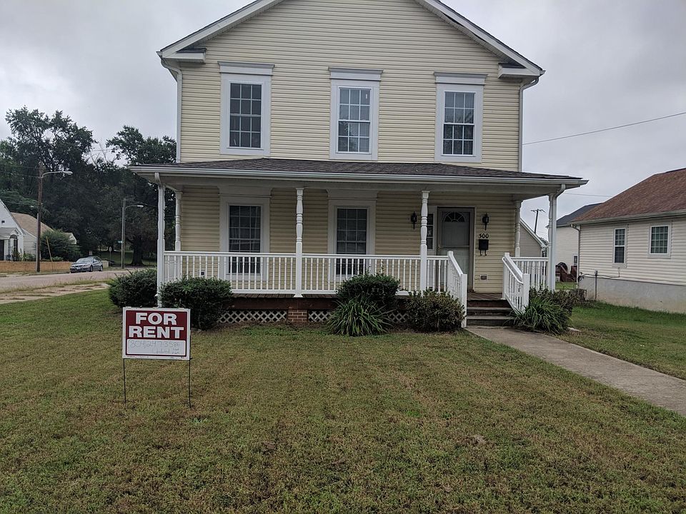 1st image of 300 E 17th St
