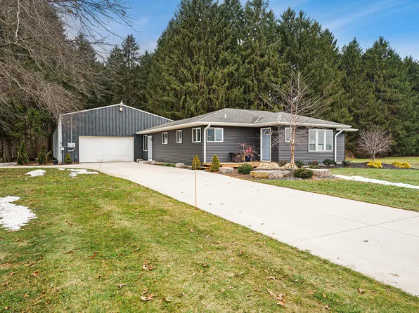 7225 112th Ave, Holland, MI 49424