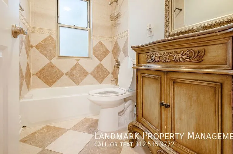 502 E 49th St #203 — Photo 19