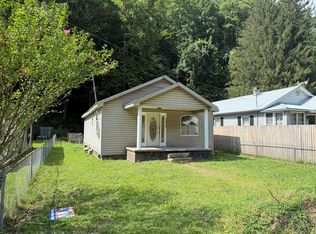 1477 Appalachian Hwy, Pineville, WV 24874