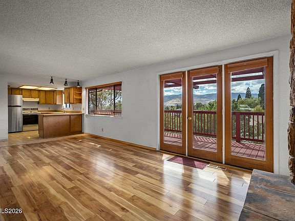 5th image of 2060 Bonneville Ave