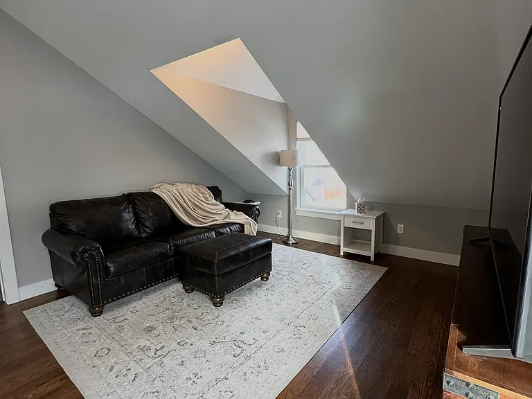 4327 1/2 N Wolff St — Photo 7