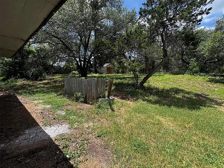 7702 Pitter Pat Ln — Photo 25