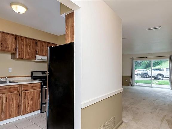 3rd image of 336 College Park Dr #336