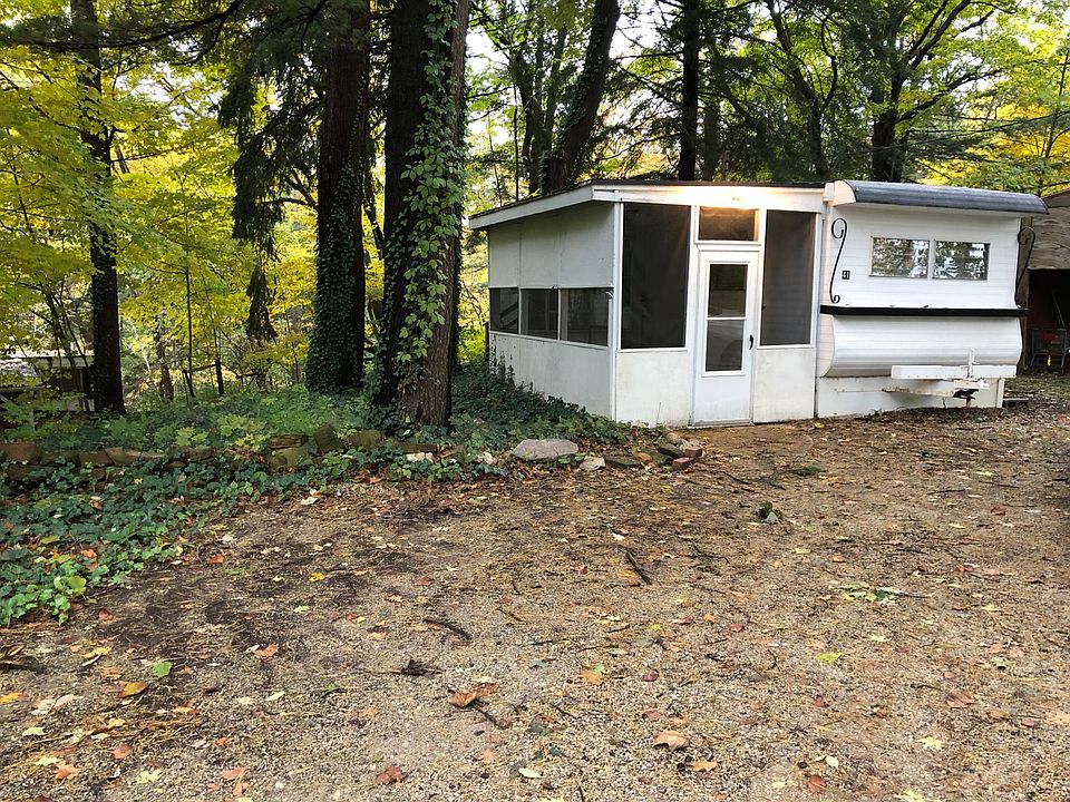 1st image of 41 Cox Dr #41