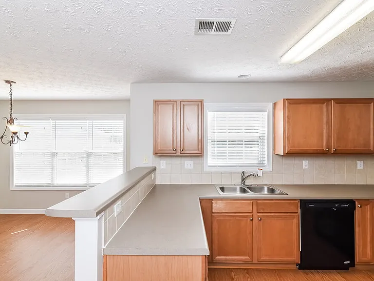 3088 Heatherbrook Trce — Photo 7