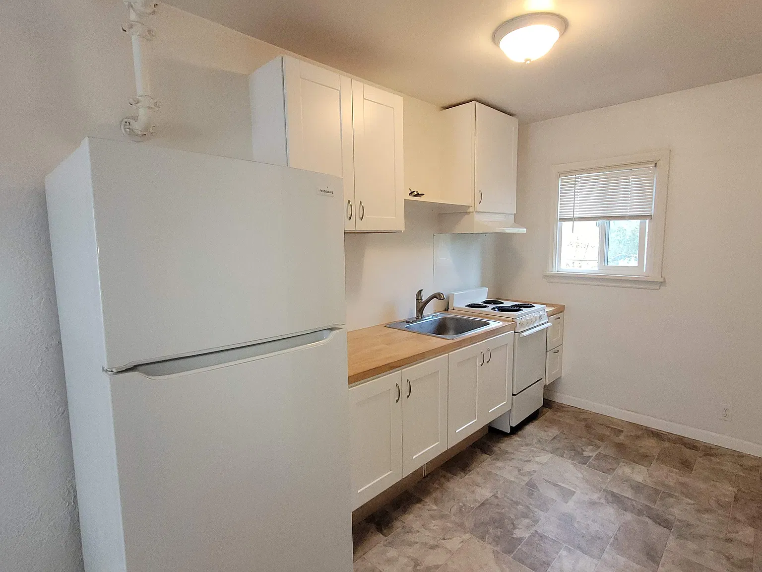 2909 E Highway 101 — Photo 2