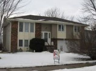 305 W Adams St, Valley, NE 68064