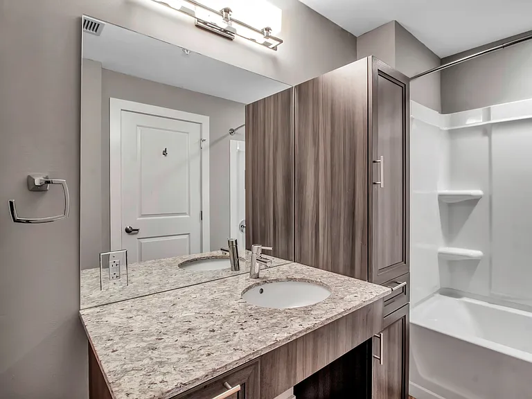 Crescendo Loft Apartments — Photo 41