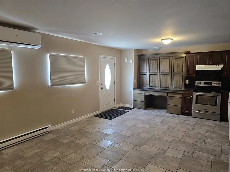 357 Queen St #REAR — Photo 6