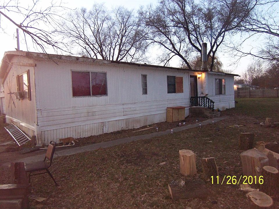 1st image of 2165 Oak St