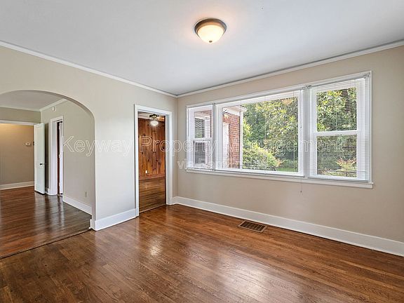 5th image of 2334 Redwood Dr
