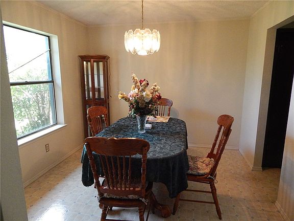 4th image of 1400 Greenfield Dr