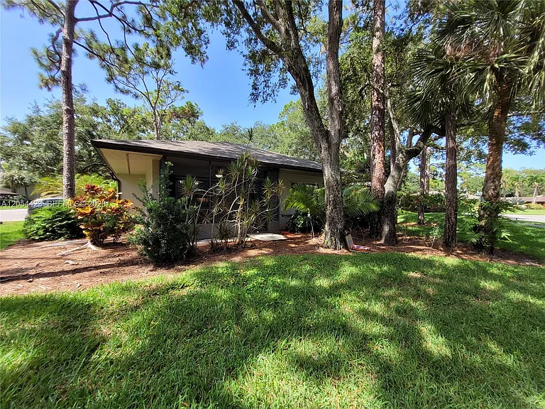 7523 Greenlake Way #C — Photo 29