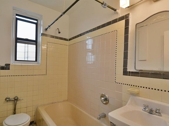 4th image of 95 Park Ter E APT 6F
