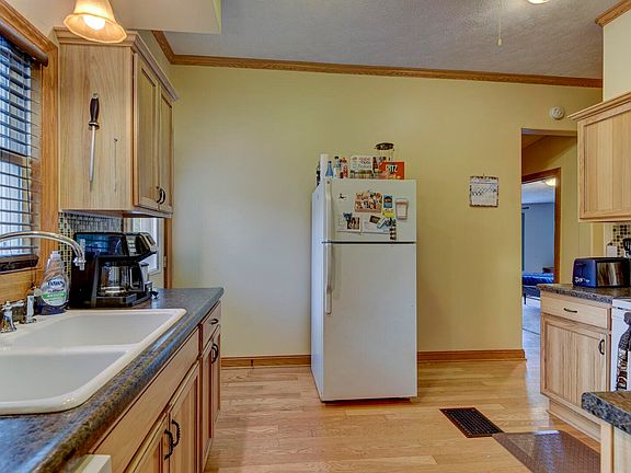5th image of 3 N Hazel St
