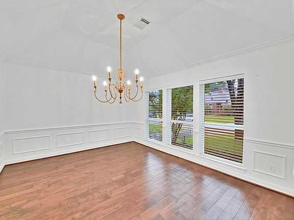 3rd image of 4211 Meadow Forest Ln
